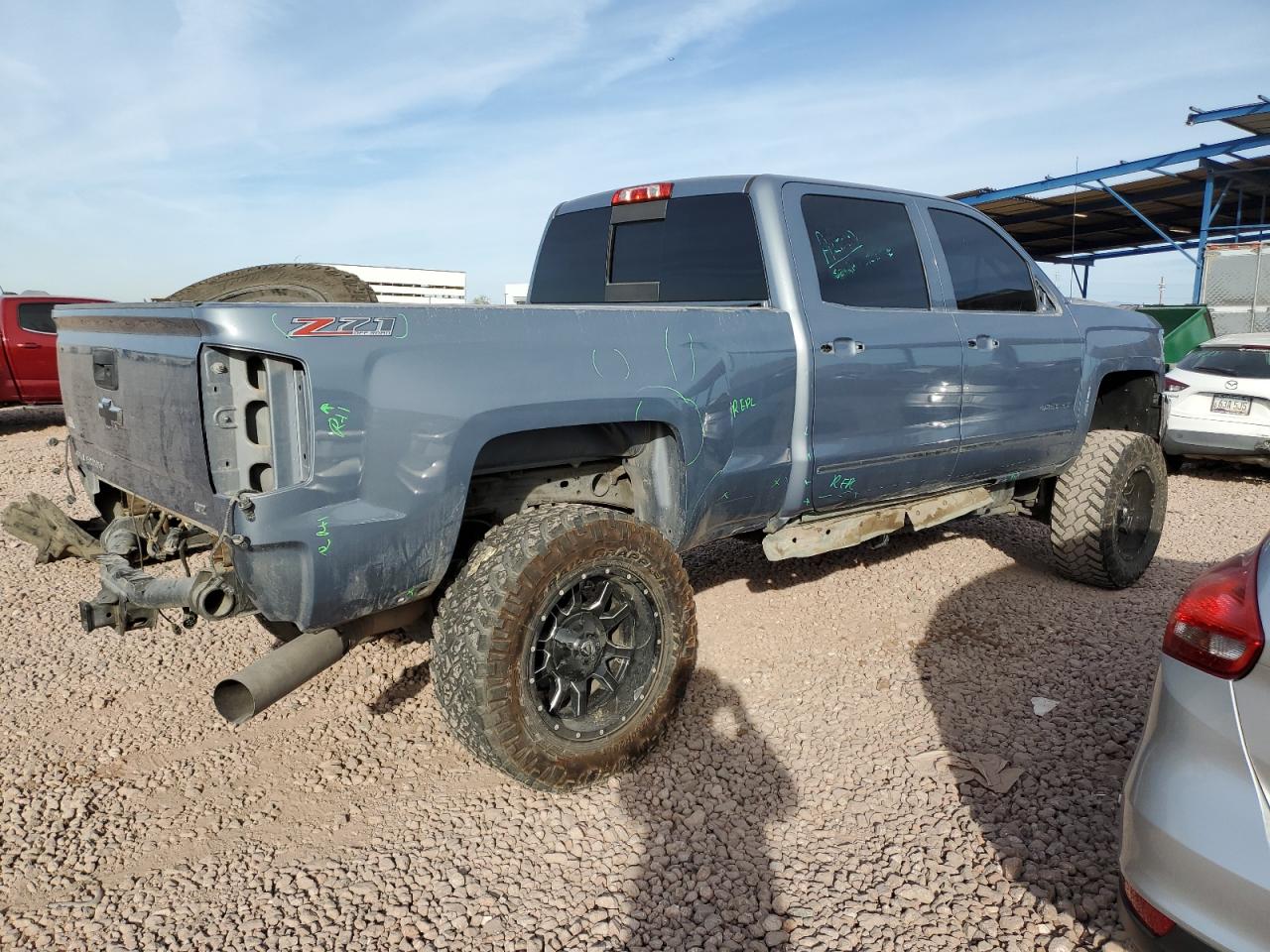 2015 Chevrolet Silverado VIN 1GC1KWE84FF568340 Copart auction photo, side / rear end damage thumbnail 3