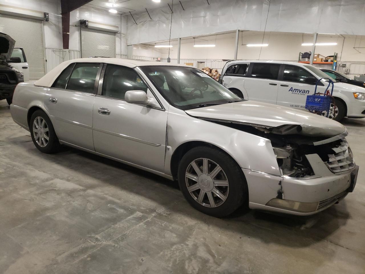 2007 Cadillac DTS VIN 1G6KD57Y37U137722 Copart auction photo, front end damage thumbnail 4