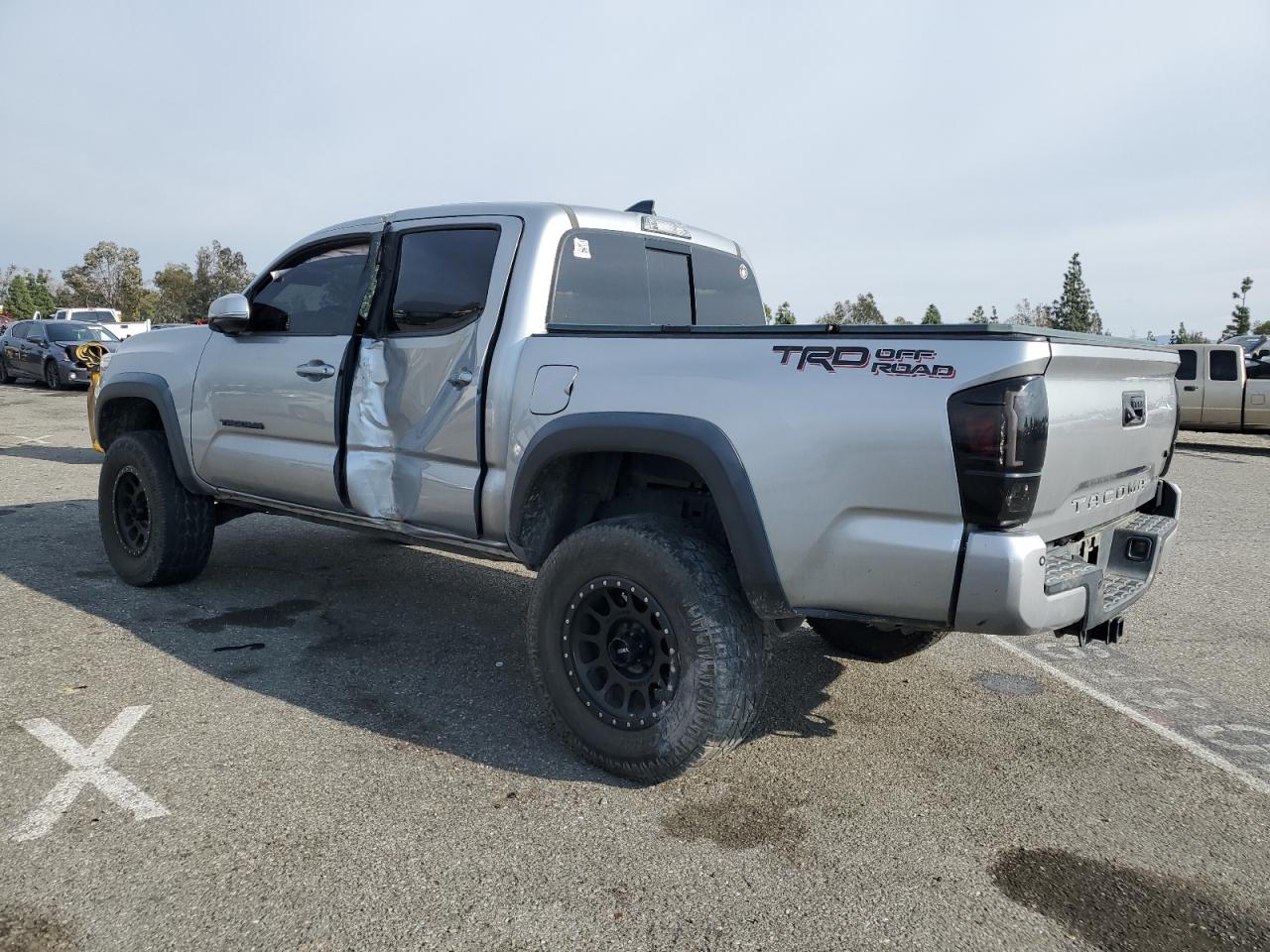 2017 Toyota Tacoma VIN 3TMAZ5CN0HM034351 Copart auction photo, side damage thumbnail 2