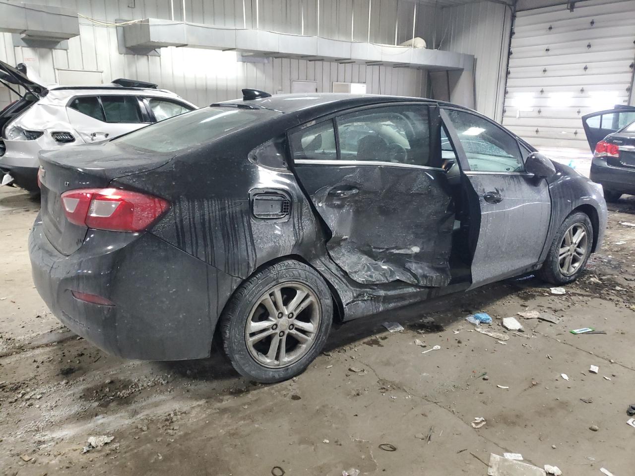 2018 Chevrolet Cruze VIN 1G1BE5SM0J7166320 Copart auction photo, side / rear end damage thumbnail 3