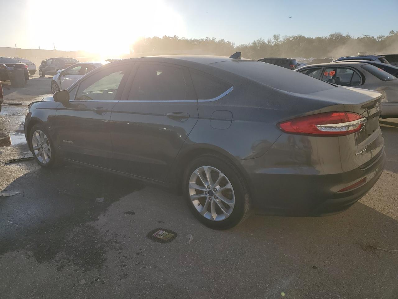 2019 Ford Fusion VIN 3FA6P0LU1KR188623 Copart auction photo, normal wear damage thumbnail 2