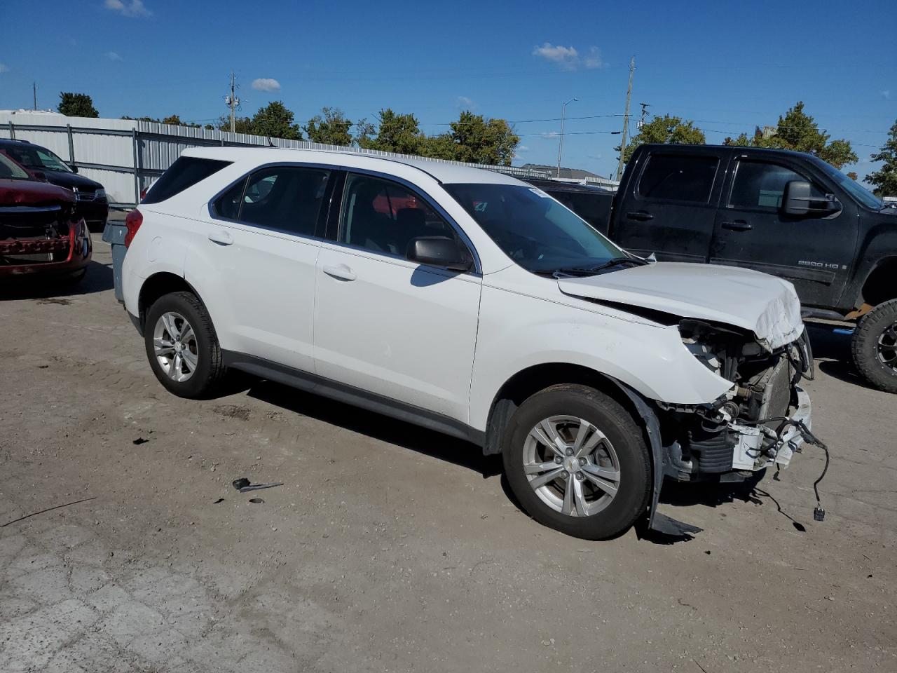 2013 Chevrolet Equinox VIN 1GNALBEK6DZ104759 Copart auction photo, front end / side damage thumbnail 4