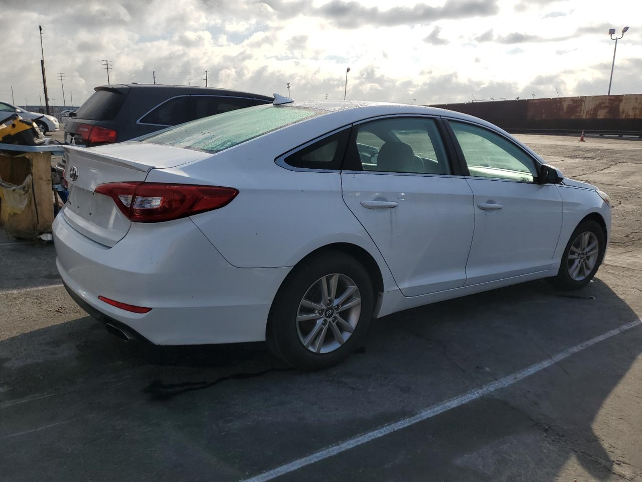 2016 Hyundai Sonata VIN 5NPE24AF2GH390638 Copart auction photo, vandalism damage thumbnail 3