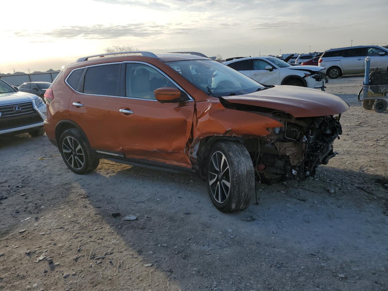 2019 Nissan Rogue VIN 5N1AT2MV4KC711923 Copart auction photo, front end / side damage thumbnail 4