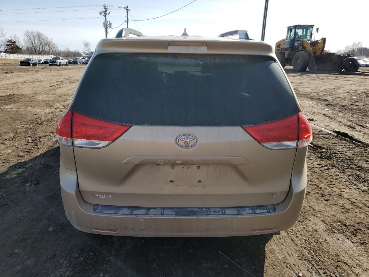 2012 Toyota Sienna VIN 5TDYK3DC9CS265438 Copart auction photo, side / minor dent/scratches damage thumbnail 6