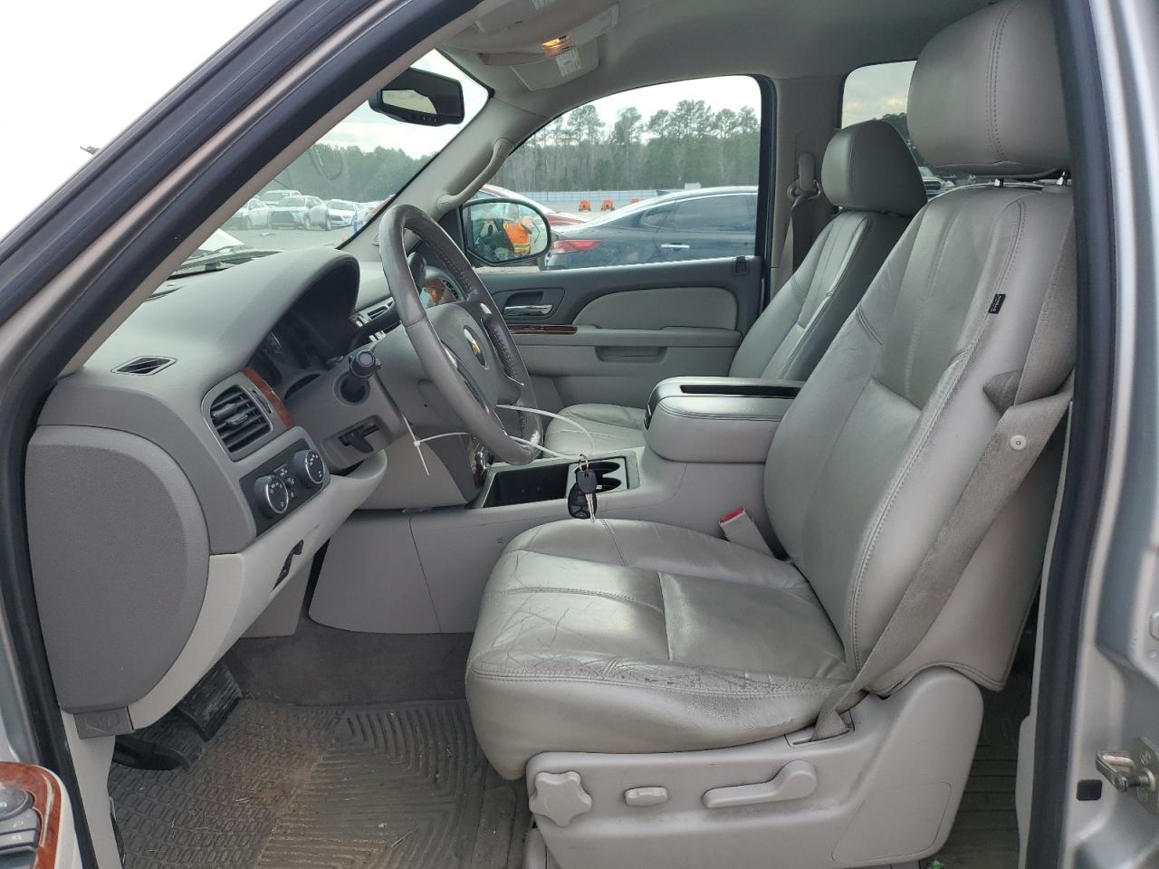 2011 Chevrolet Tahoe VIN 1GNSKBE09BR119193 Copart auction photo, front end damage thumbnail 7