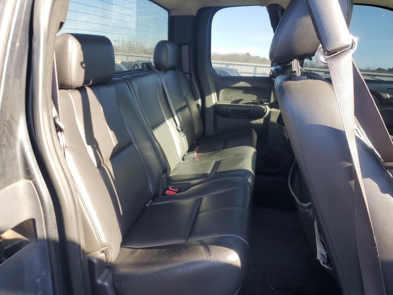 2010 GMC Sierra VIN 1GTSKWE34AZ102732 Copart auction photo, rear end / minor dent/scratches damage thumbnail 10