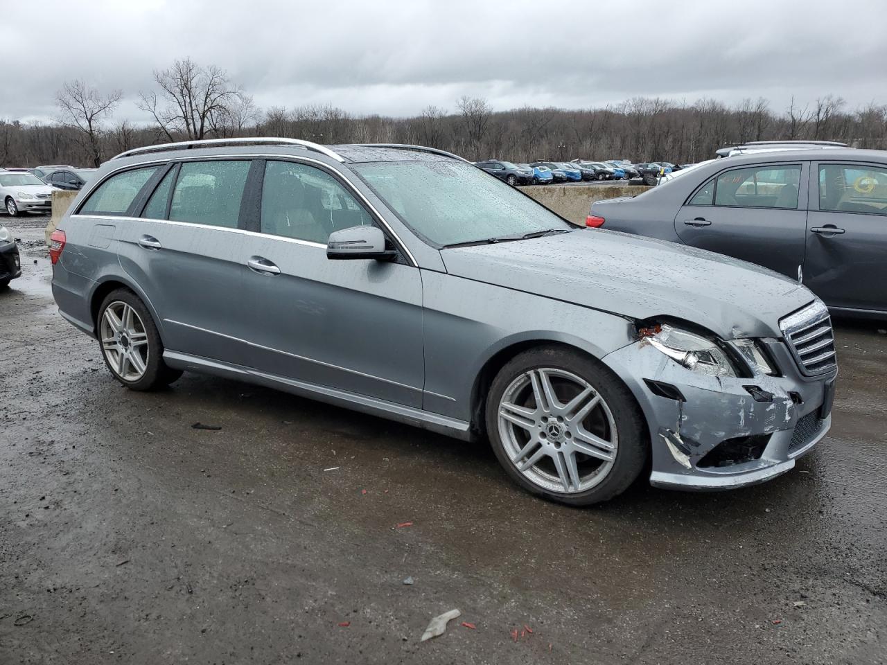 2011 Mercedes-Benz E-klasse VIN WDDHH8HBXBA286359 Copart auction photo, front end / minor dent/scratches damage thumbnail 4