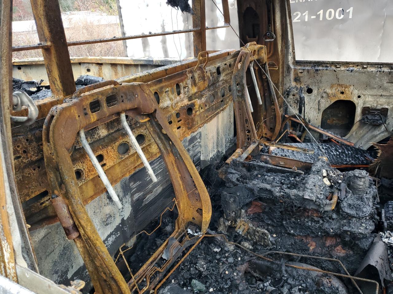 2018 GMC Sierra VIN 1GT02REG9JZ133387 Copart auction photo, burn / burn - interior damage thumbnail 10