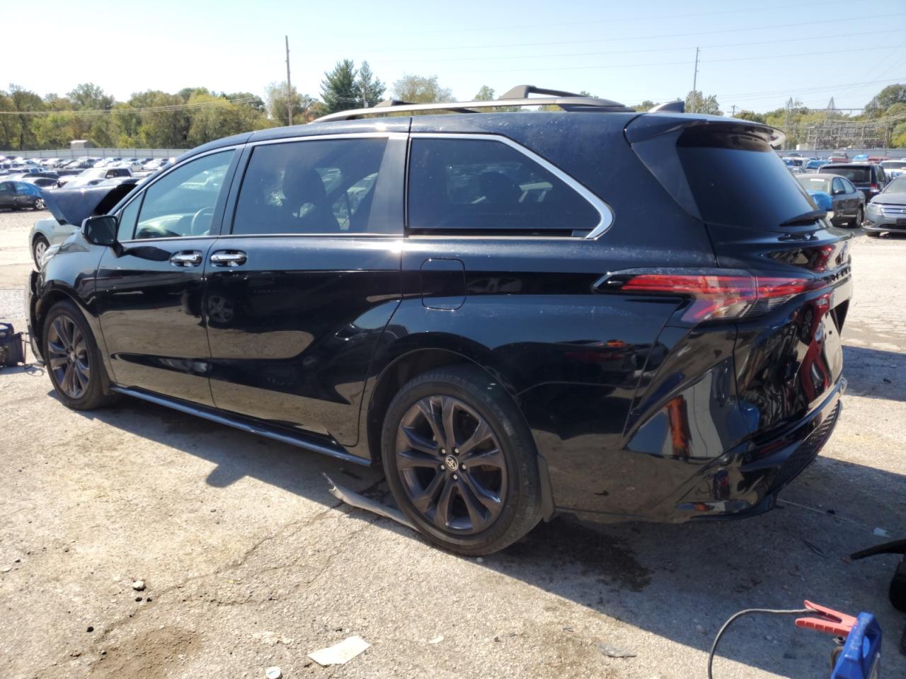 2022 Toyota Sienna VIN 5TDXRKEC9NS096105 Copart auction photo, front end damage thumbnail 2