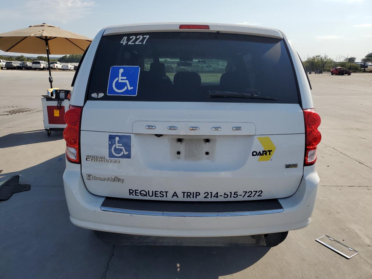 2017 Dodge Caravan VIN 2C4RDGBG0HR776161 Copart auction photo, minor dent/scratches damage thumbnail 6