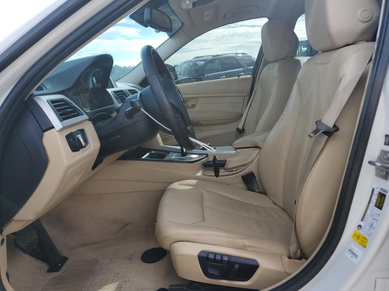 2013 BMW 3er VIN WBA3A5C57DF358078 Copart auction photo, front end / side damage thumbnail 7