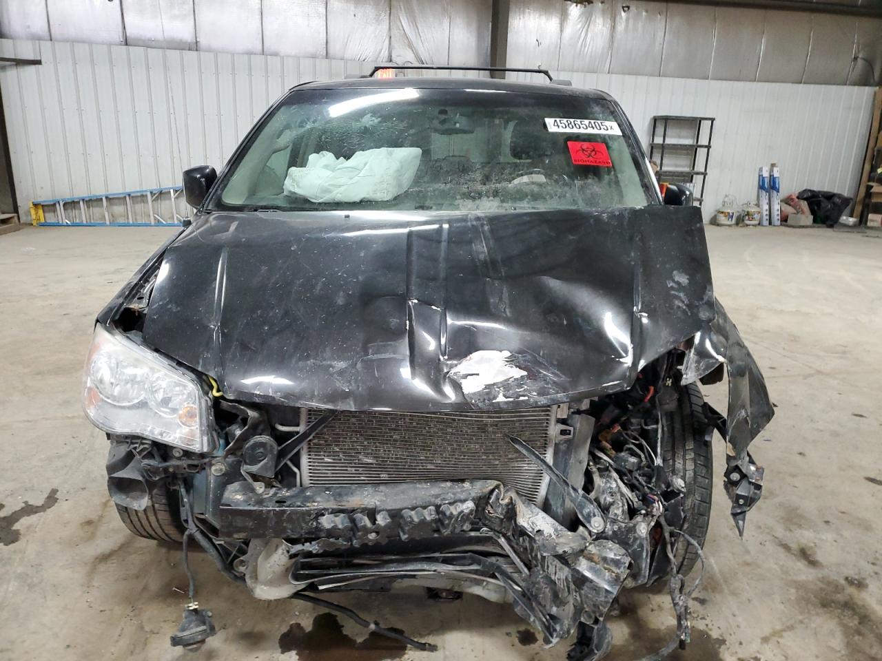 2014 Chrysler Town & Country VIN 2C4RC1BG4ER449449 Copart auction photo, front end / side damage thumbnail 5