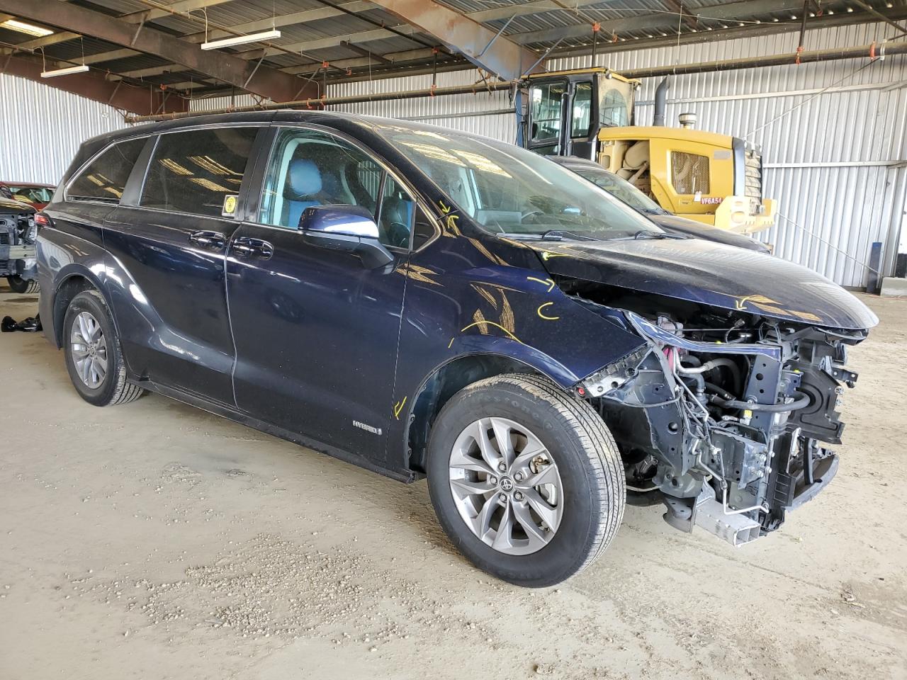2021 Toyota Sienna VIN 5TDKRKECXMS068967 Copart auction photo, front end / rear end damage thumbnail 4