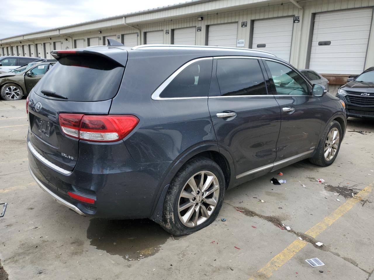 2018 KIA Sorento VIN 5XYPKDA56JG418245 Copart auction photo, side / undercarriage damage thumbnail 3