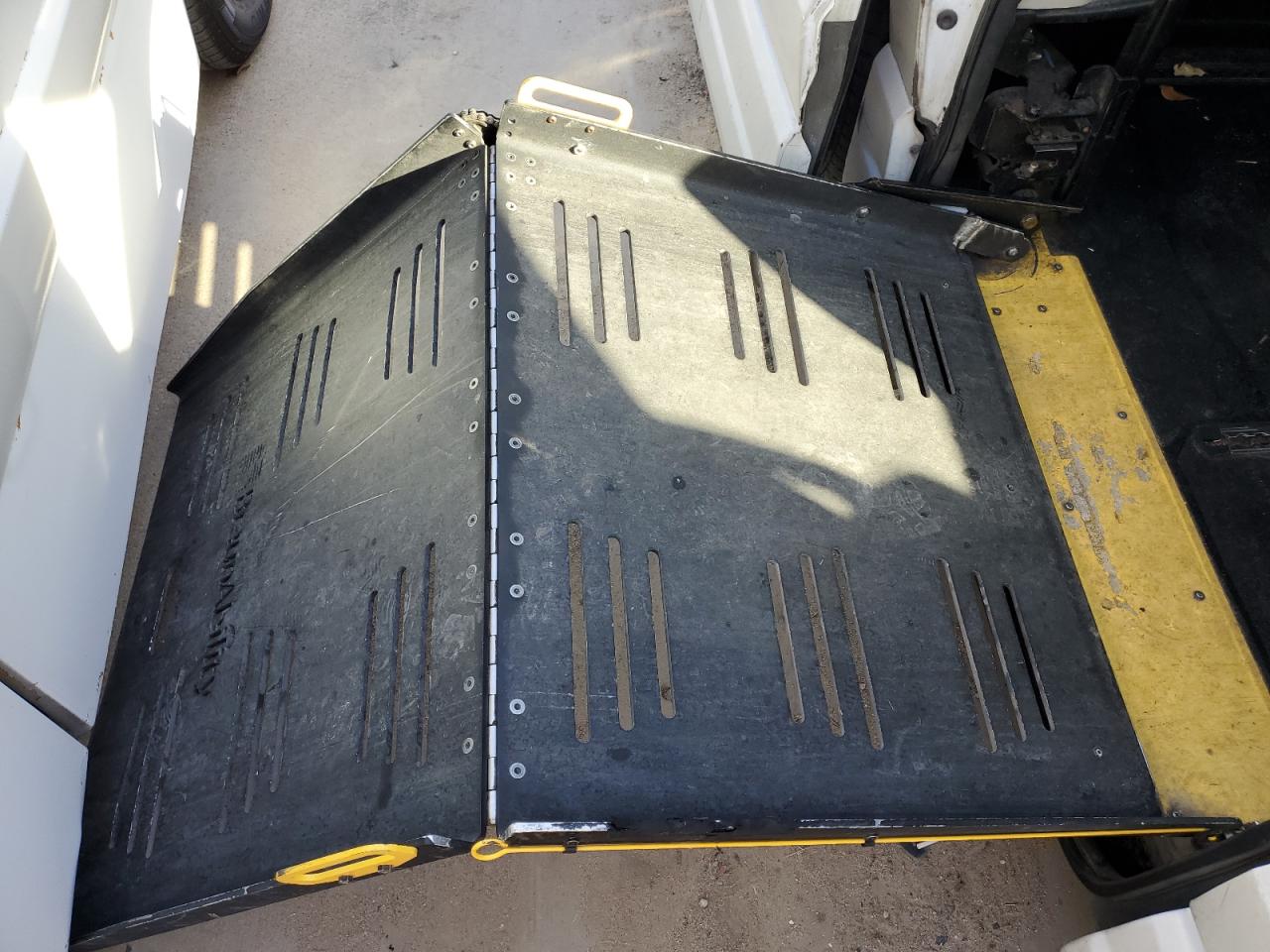 2019 Dodge Caravan VIN 2C7WDGBG6KR698840 Copart auction photo, minor dent/scratches damage thumbnail 13
