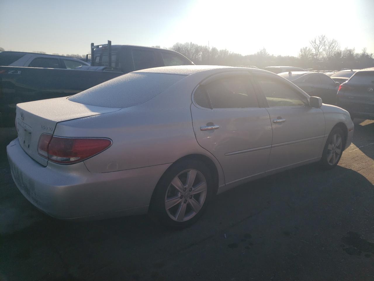 2005 Lexus ES VIN JTHBA30G155086657 Copart auction photo, side / rear end damage thumbnail 3