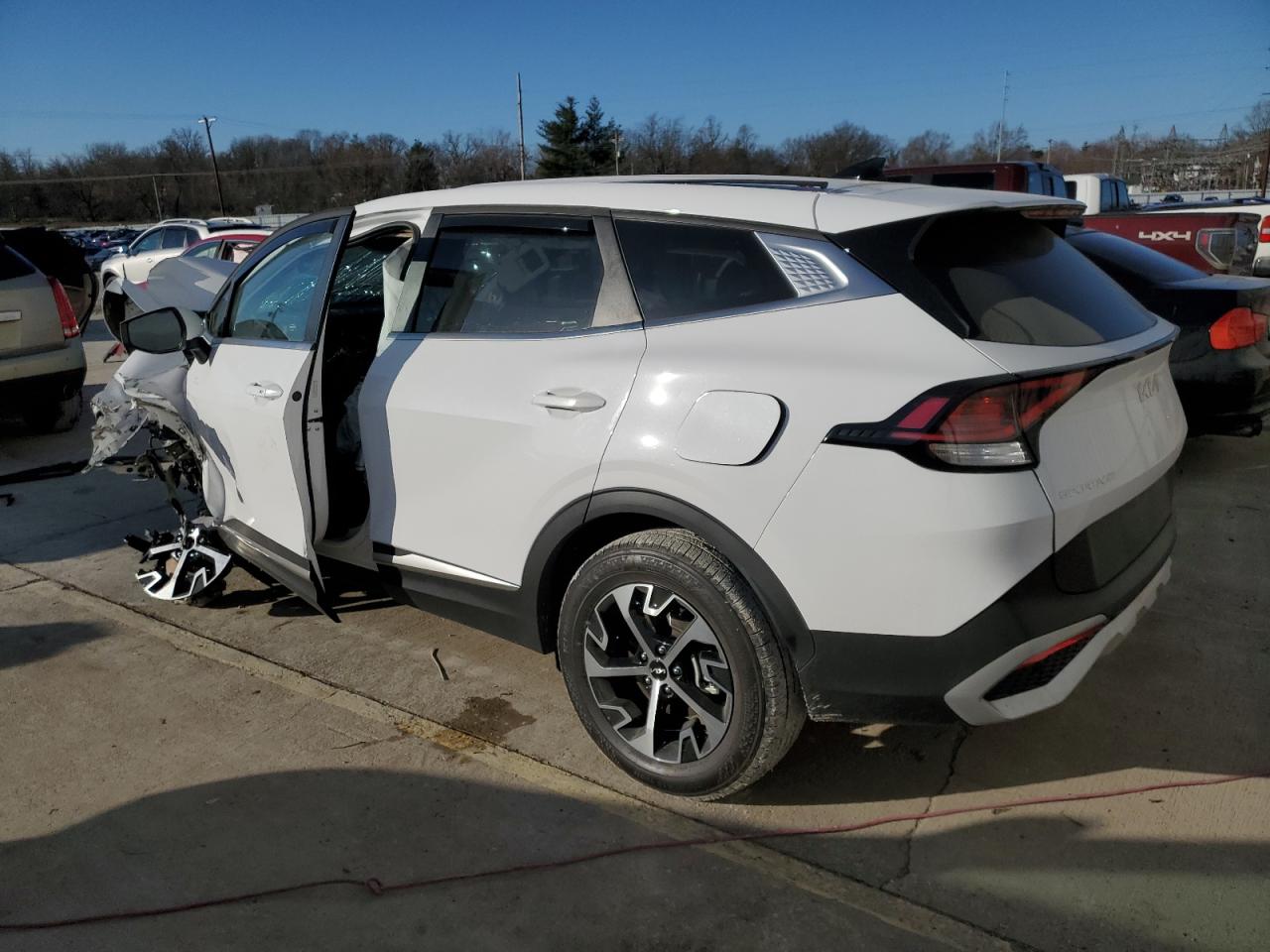 2024 KIA Sportage VIN 5XYK33DF4RG230325 Copart auction photo, front end damage thumbnail 2