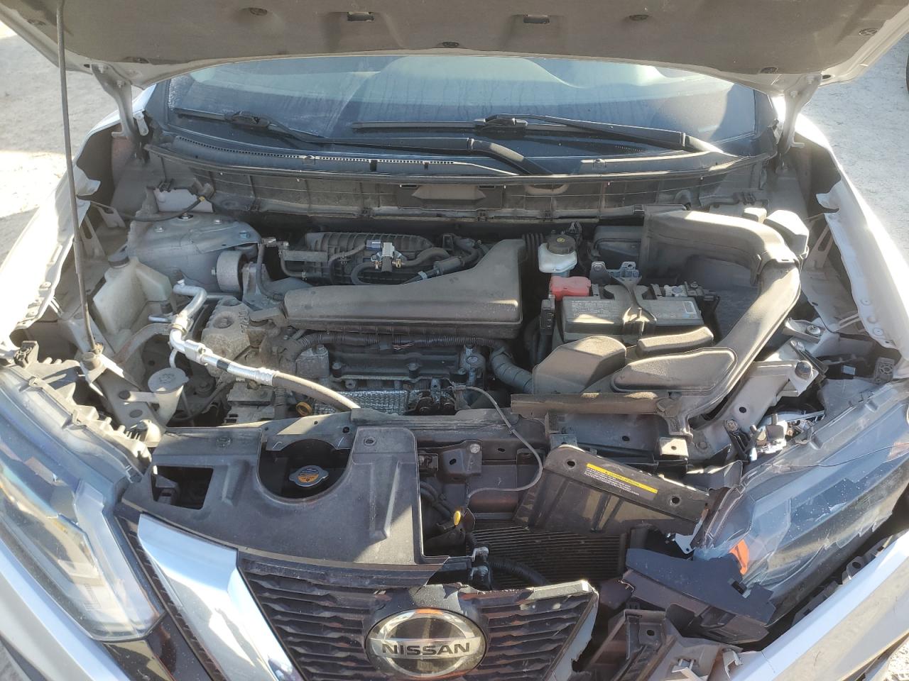 2020 Nissan Rogue VIN 5N1AT2MV3LC723174 Copart auction photo, front end / minor dent/scratches damage thumbnail 12