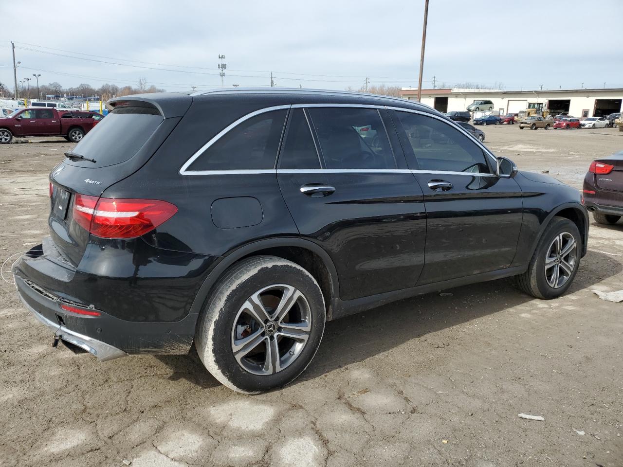 2019 Mercedes-Benz GLC VIN WDC0G4KB5KV189312 Copart auction photo, side / rear end damage thumbnail 3