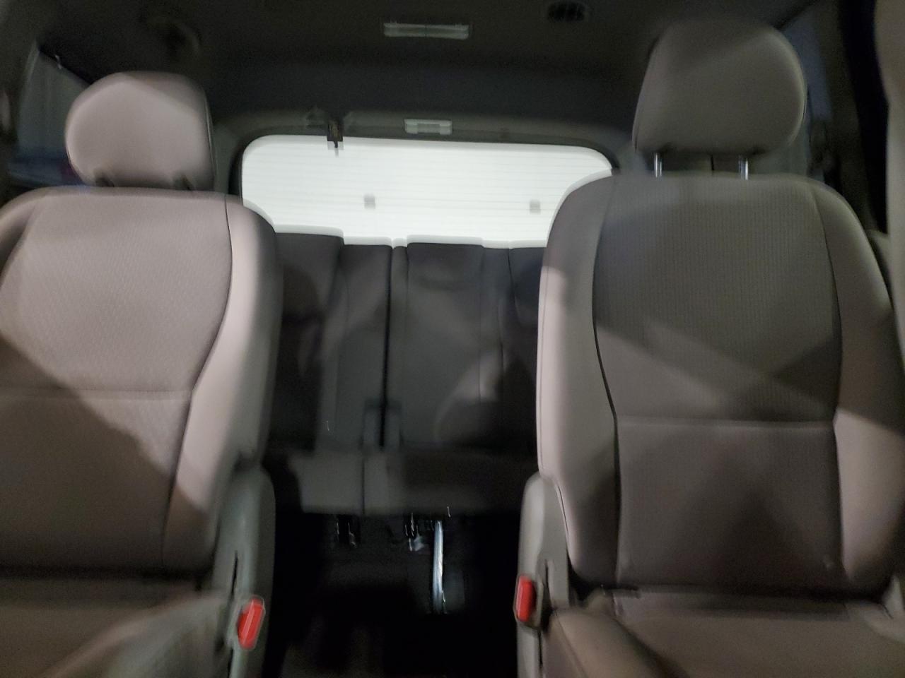 2016 KIA Sedona VIN KNDMB5C14G6172505 Copart auction photo, vandalism damage thumbnail 10