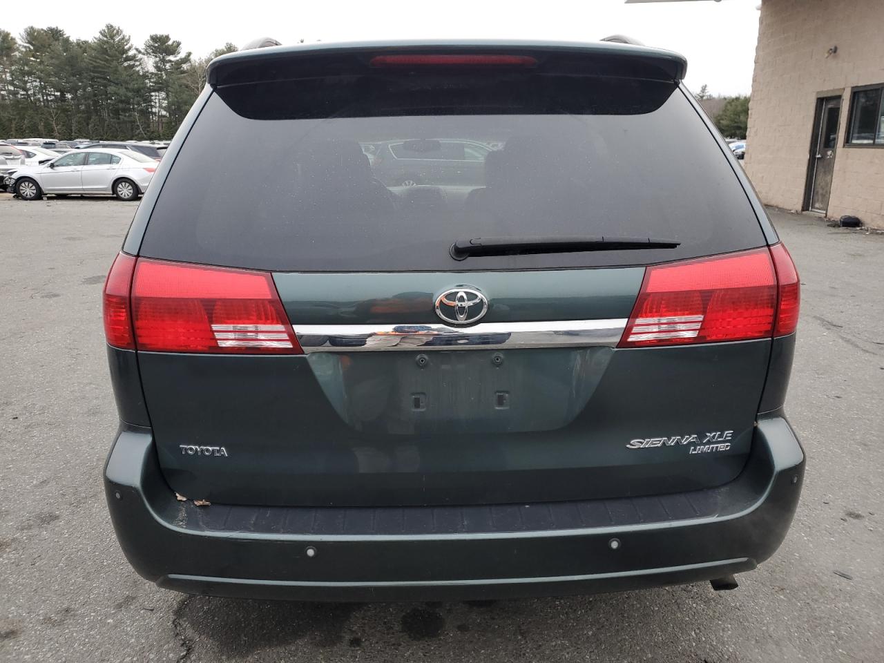 2005 Toyota Sienna VIN 5TDZA22C85S235175 Copart auction photo, minor dent/scratches / normal wear damage thumbnail 6