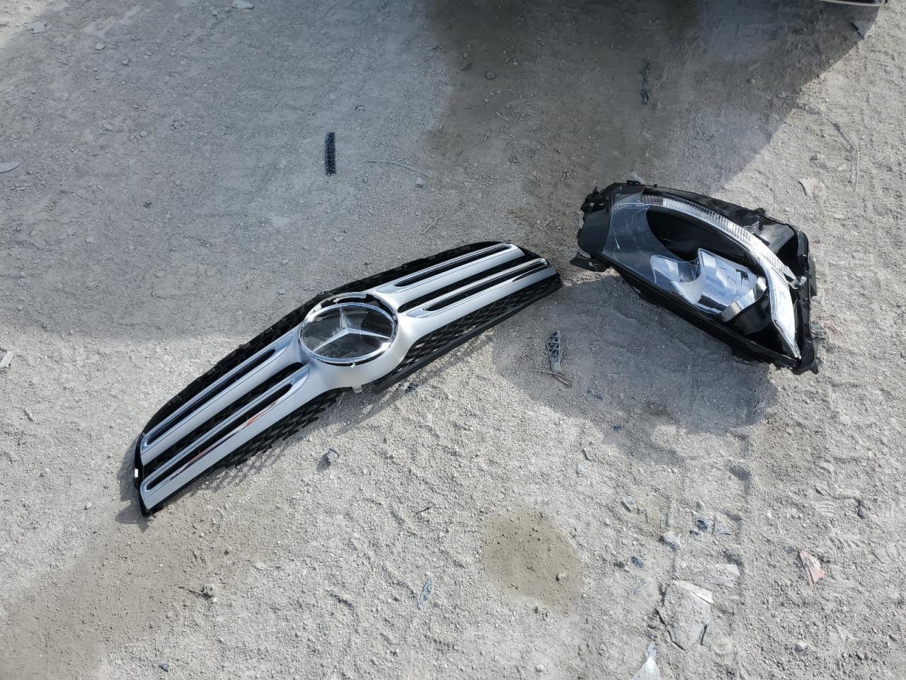 2018 Mercedes-Benz GLC VIN WDC0G4KB4JV054983 Copart auction photo, front end damage thumbnail 15