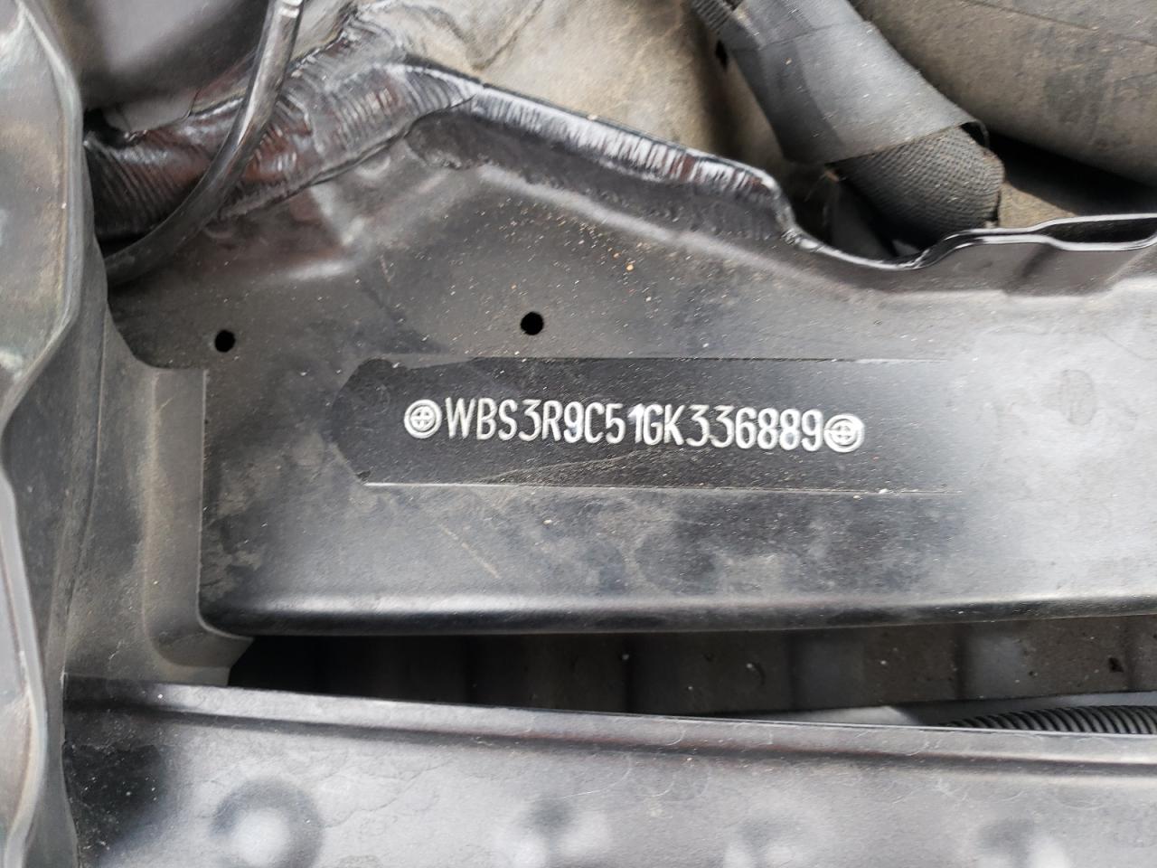 2016 BMW M4 VIN WBS3R9C51GK336889 Copart auction photo, vandalism / minor dent/scratches damage thumbnail 13
