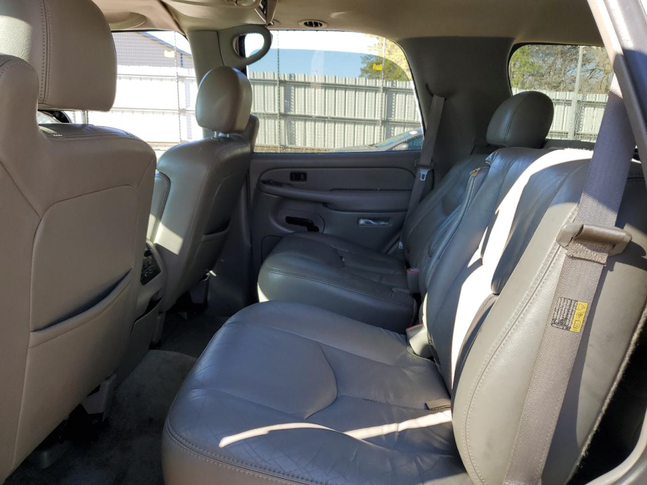 2004 Chevrolet Tahoe VIN 1GNEC13Z04R170106 Copart auction photo, front end / side damage thumbnail 11