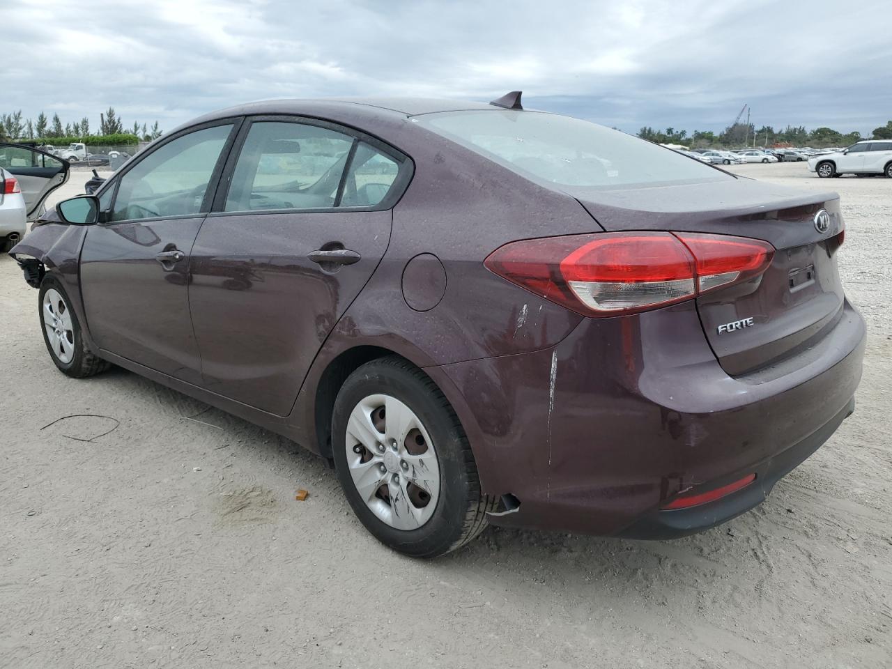 2018 KIA Forte VIN 3KPFK4A74JE208401 Copart auction photo, front end / minor dent/scratches damage thumbnail 2