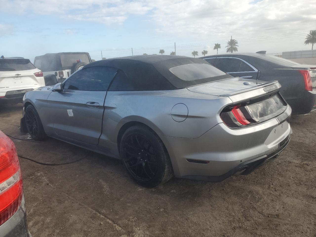 2020 Ford Mustang VIN 1FATP8UH1L5137551 Copart auction photo, water/flood damage thumbnail 2