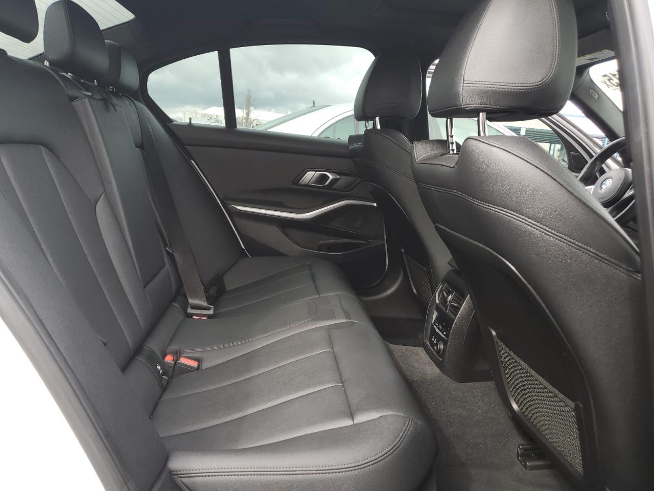 2020 BMW 3er VIN 3MW5R1J07L8B18571 Copart auction photo, rear end damage thumbnail 10