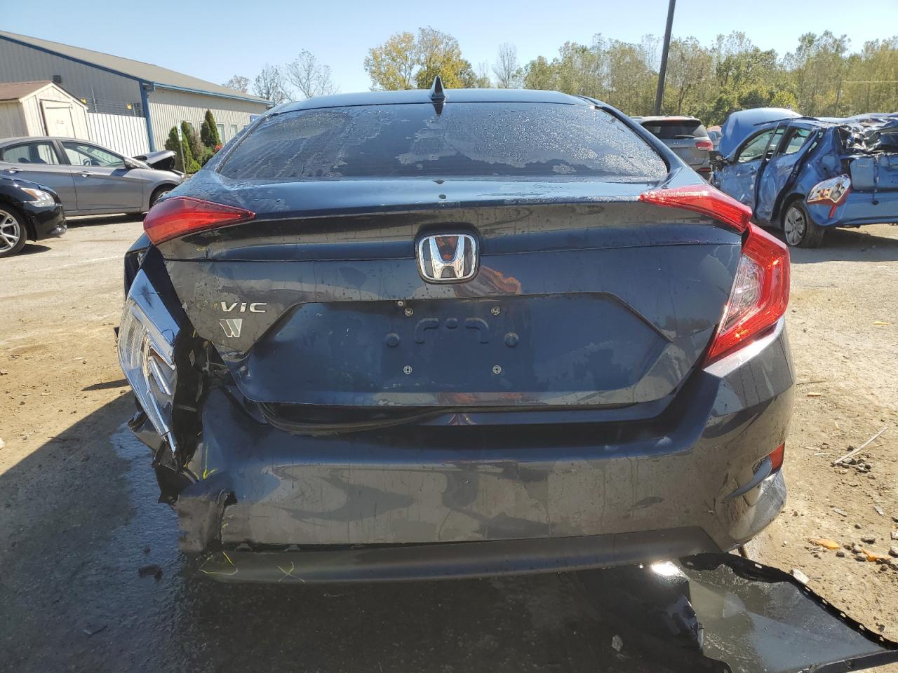 2017 Honda Civic VIN 19XFC2F7XHE034340 Copart auction photo, front end / rear end damage thumbnail 6