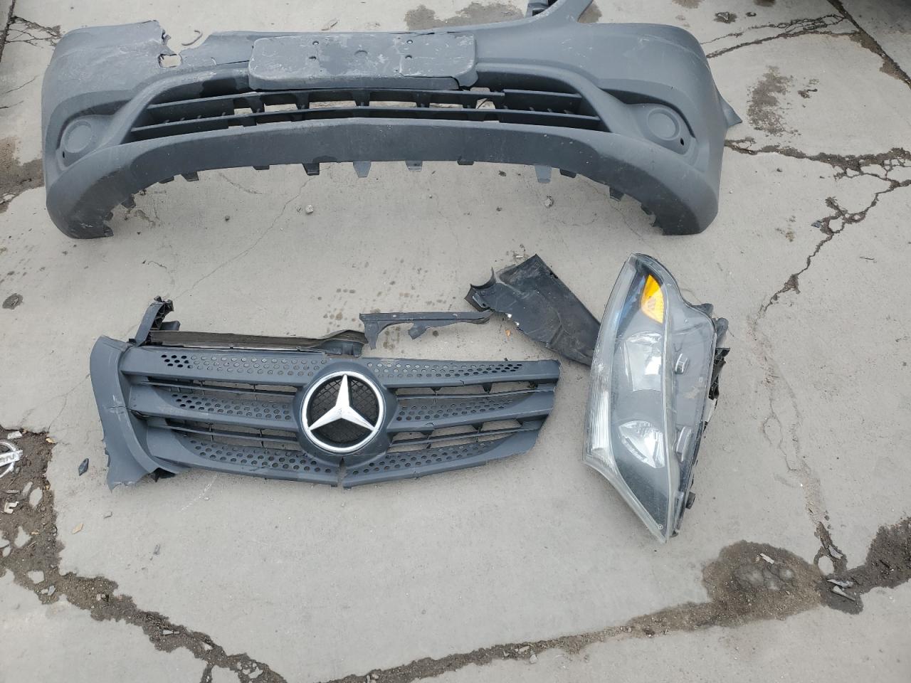 2016 Mercedes-Benz Metris VIN WD3PG2EA5G3170946 Copart auction photo, front end damage thumbnail 13