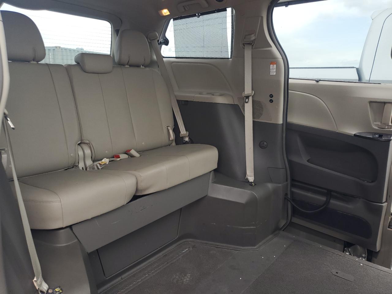 2015 Toyota Sienna VIN 5TDYK3DC0FS548234 Copart auction photo, water/flood damage thumbnail 11