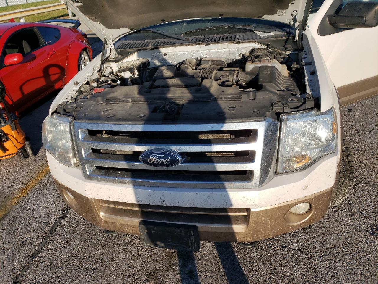 2014 Ford Expedition VIN 1FMJU1J56EEF56697 Copart auction photo, rear end damage thumbnail 12