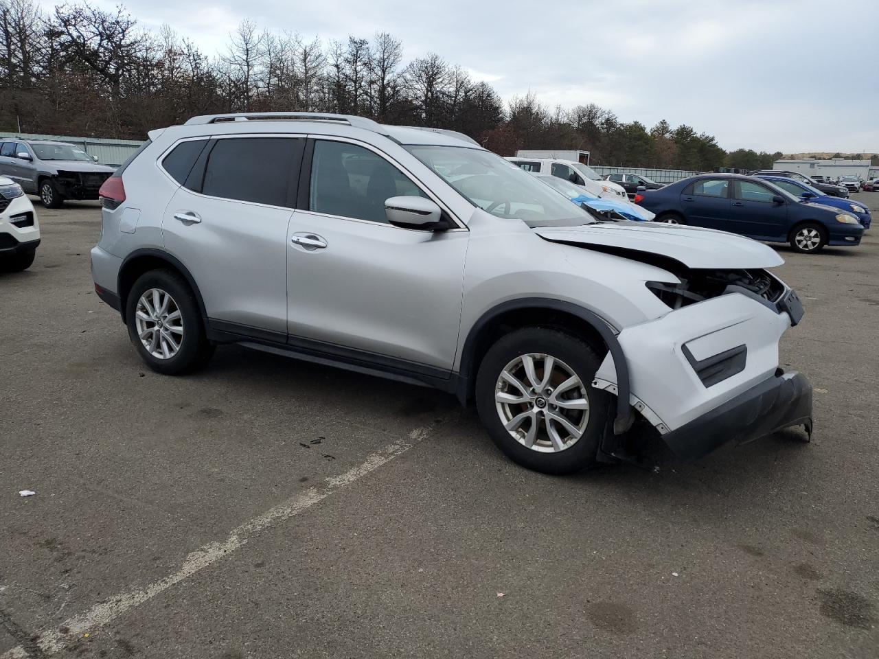 2019 Nissan Rogue VIN 5N1AT2MVXKC772628 Copart auction photo, front end / minor dent/scratches damage thumbnail 4