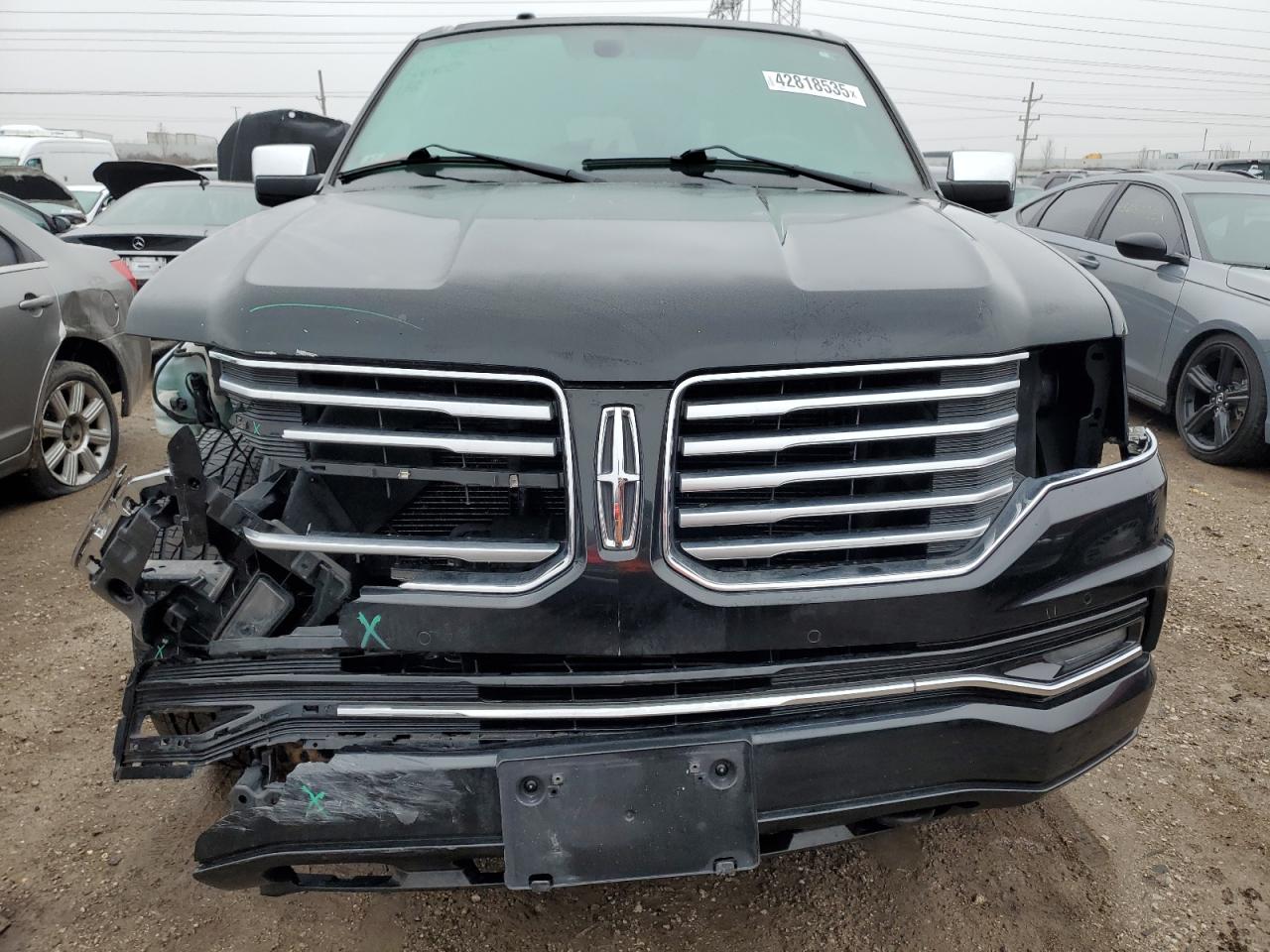 2015 Lincoln Navigator VIN 5LMJJ3JT7FEJ00547 Copart auction photo, front end / minor dent/scratches damage thumbnail 5