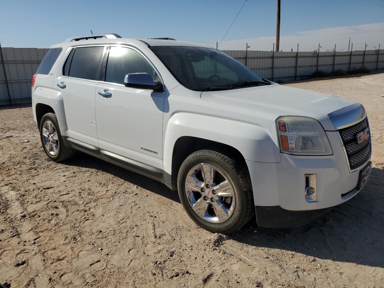 2014 GMC Terrain VIN 2GKFLTE39E6322273 Copart auction photo, water/flood damage thumbnail 4