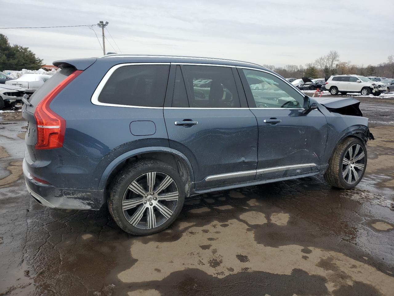 2021 Volvo XC90 VIN YV4A22PL1M1691238 Copart auction photo, front end / minor dent/scratches damage thumbnail 3