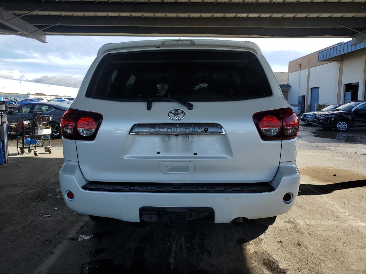 2018 Toyota Sequoia VIN 5TDDY5G17JS165287 Copart auction photo, front end damage thumbnail 6