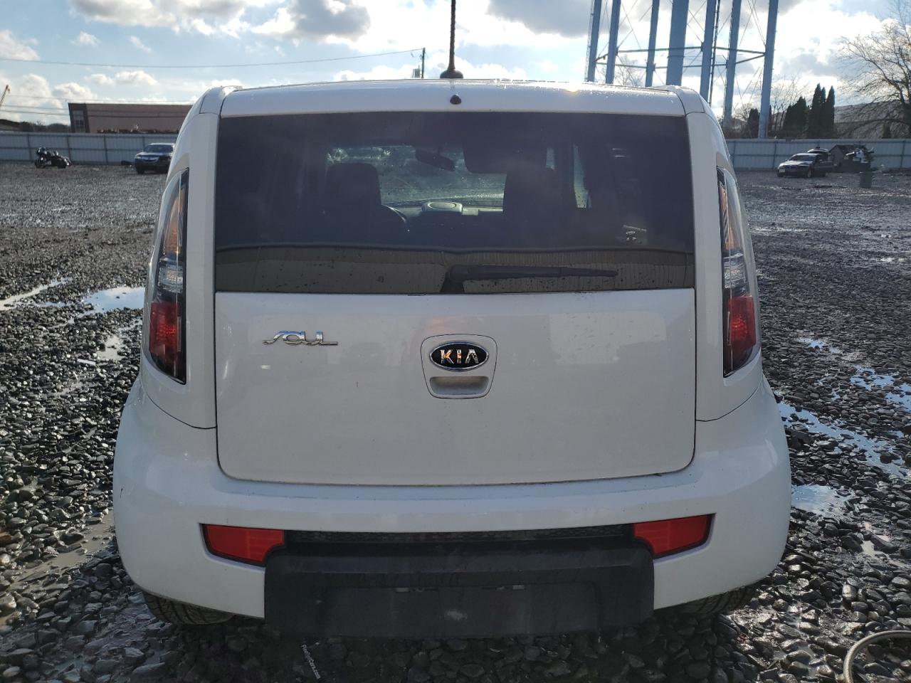 2010 KIA Soul VIN KNDJT2A28A7145240 Copart auction photo, front end / side damage thumbnail 6