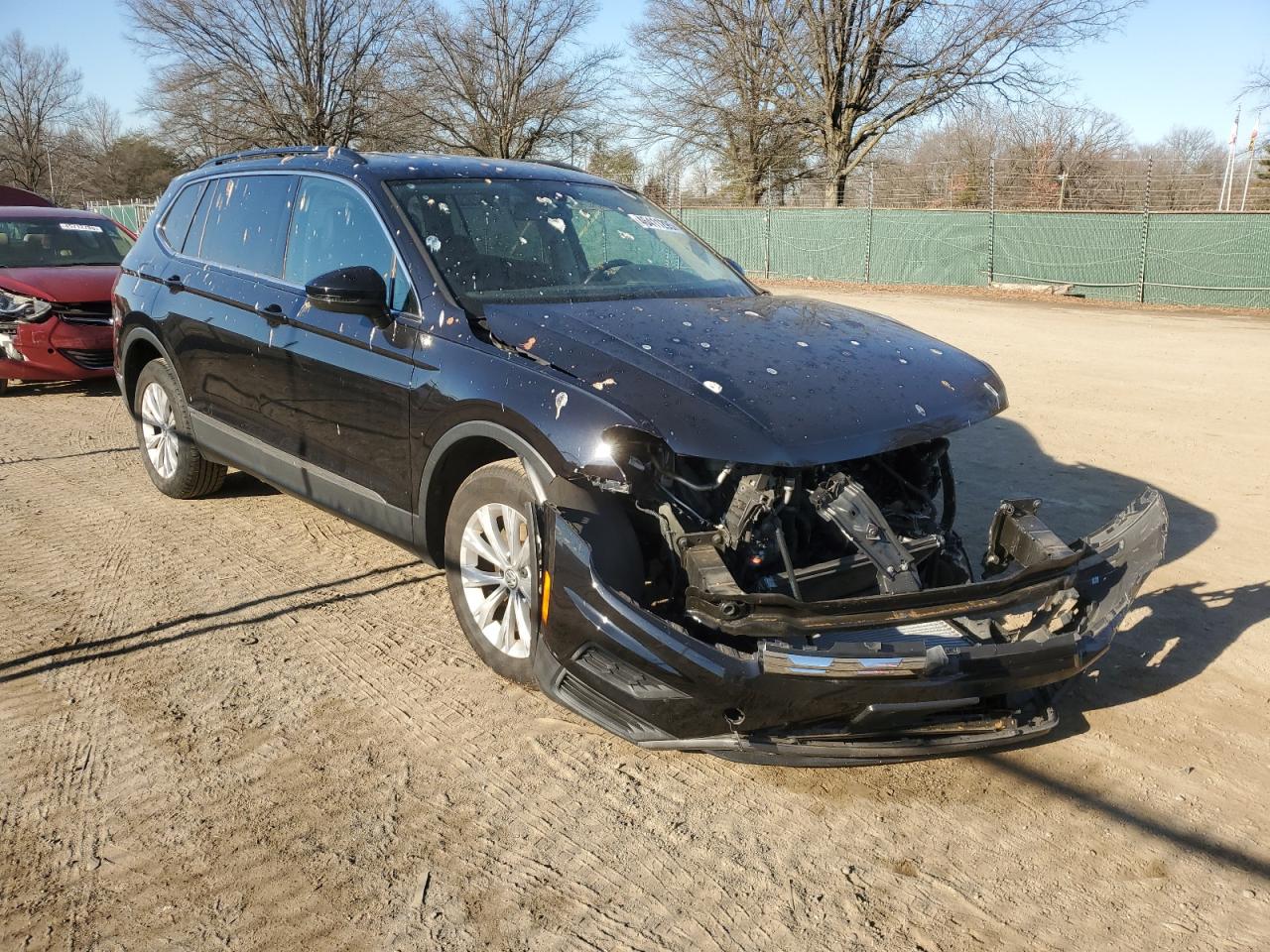 2018 Volkswagen Tiguan VIN 3VV3B7AX5JM152352 Copart auction photo, front end / minor dent/scratches damage thumbnail 4