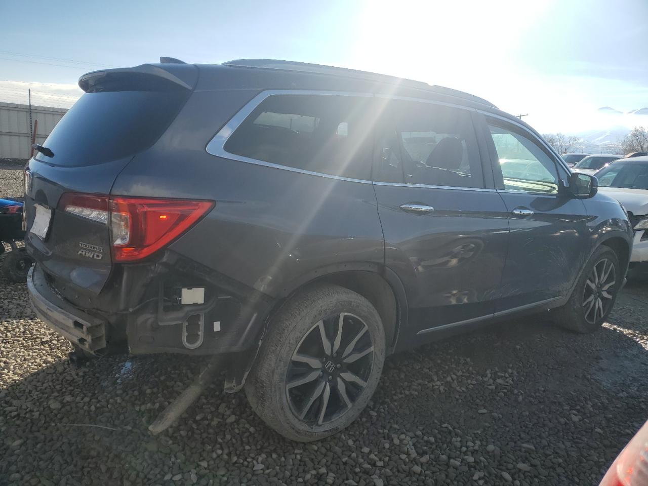 2020 Honda Pilot VIN 5FNYF6H63LB009617 Copart auction photo, all over damage thumbnail 3