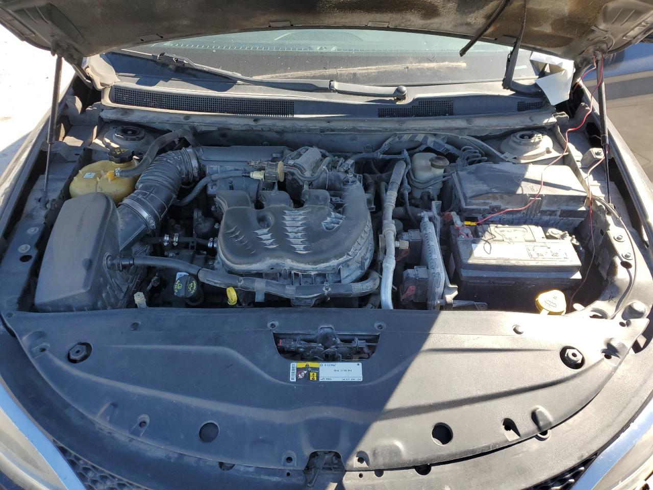 2016 Chrysler 200 VIN 1C3CCCCG2GN170585 Copart auction photo, minor dent/scratches damage thumbnail 11