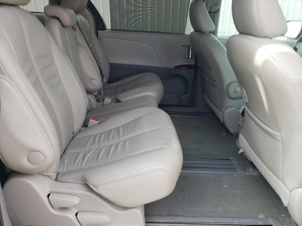 2011 Toyota Sienna VIN 5TDYK3DC6BS169443 Copart auction photo, side / rear end damage thumbnail 11