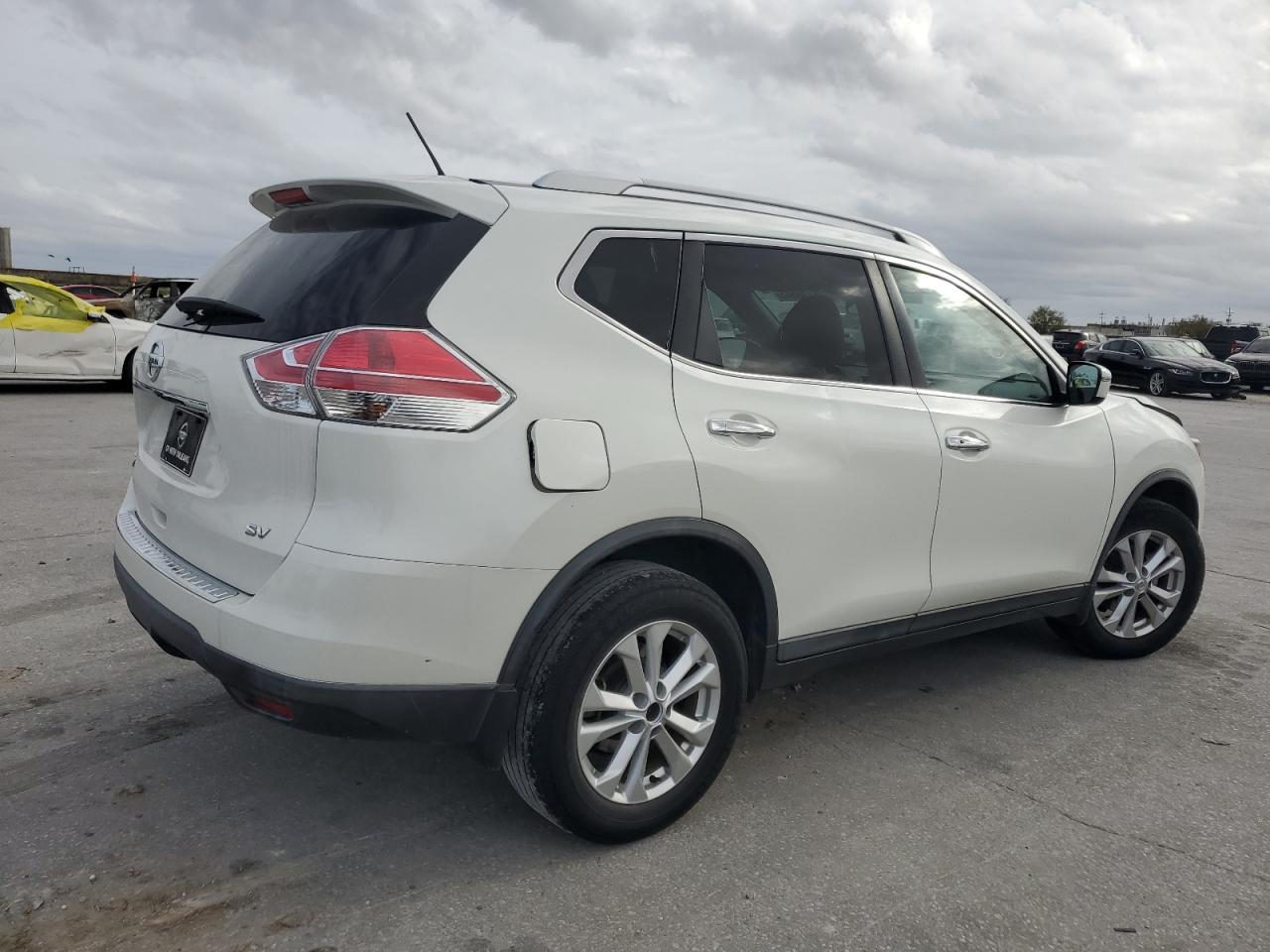 2016 Nissan Rogue VIN KNMAT2MT4GP718907 Copart auction photo, side / front end damage thumbnail 3