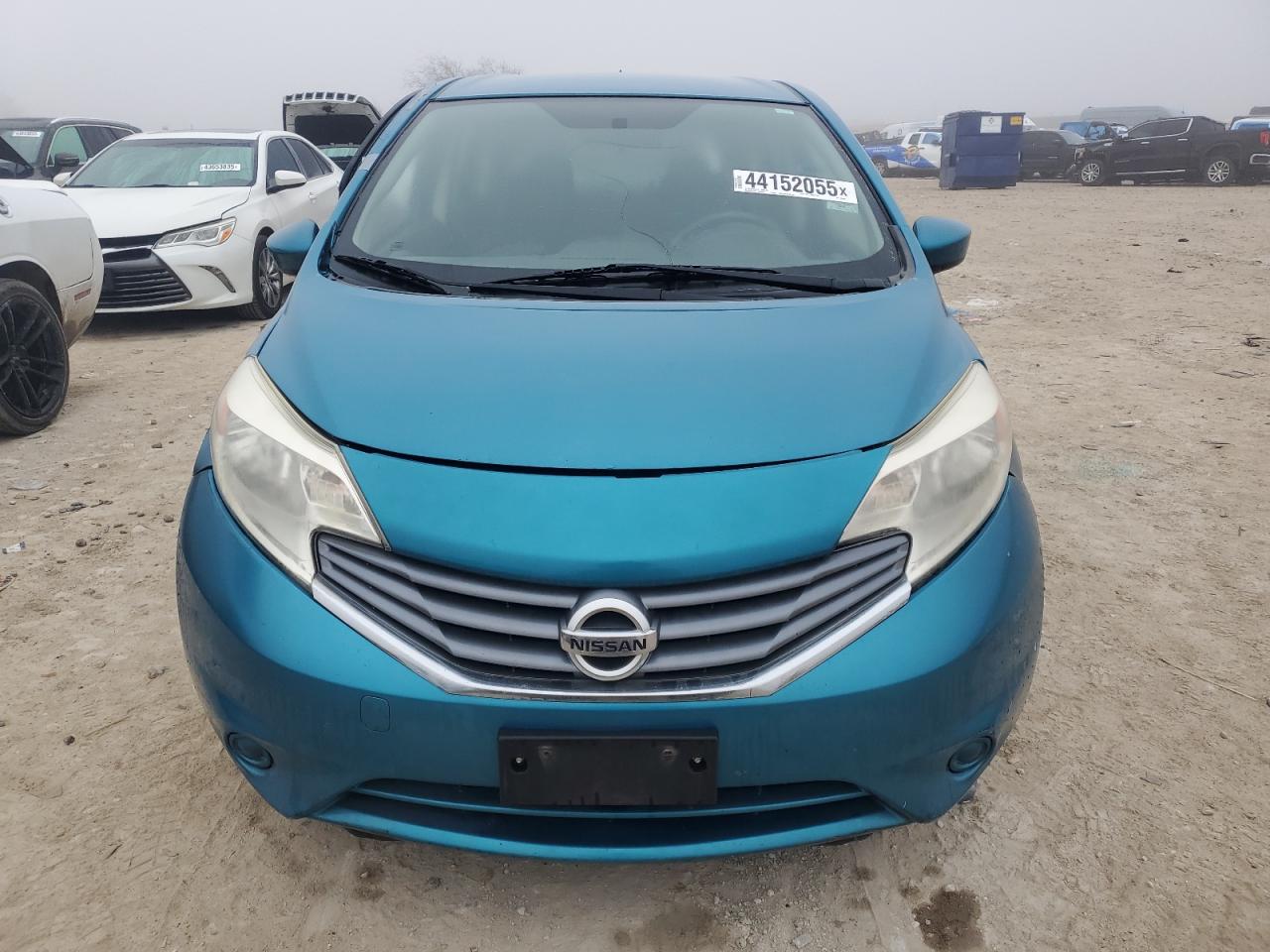 2015 Nissan Versa VIN 3N1CE2CP5FL351892 Copart auction photo, side / front end damage thumbnail 5
