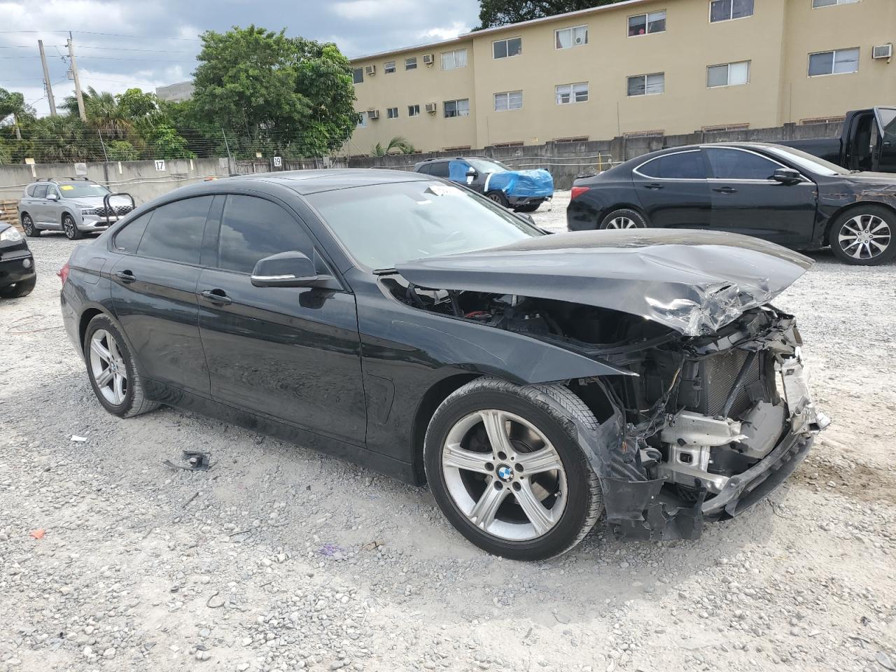 2015 BMW 4er VIN WBA4A5C55FG051557 Copart auction photo, front end damage thumbnail 4