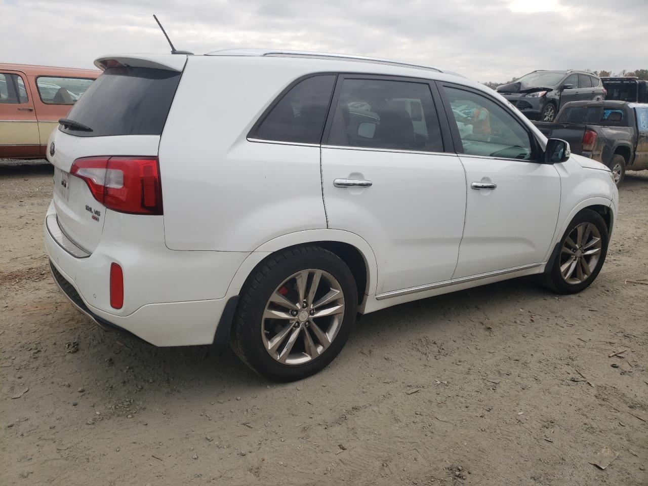 2014 KIA Sorento VIN 5XYKW4A75EG484114 Copart auction photo, undercarriage / front end damage thumbnail 3